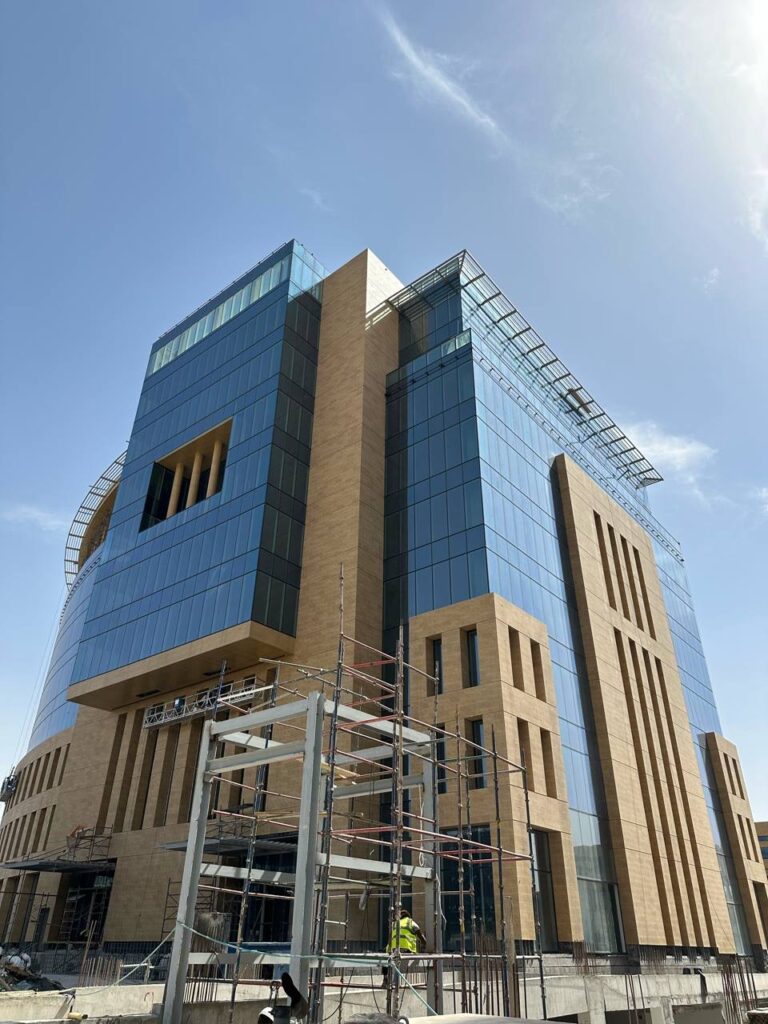 بناء المستشفيات