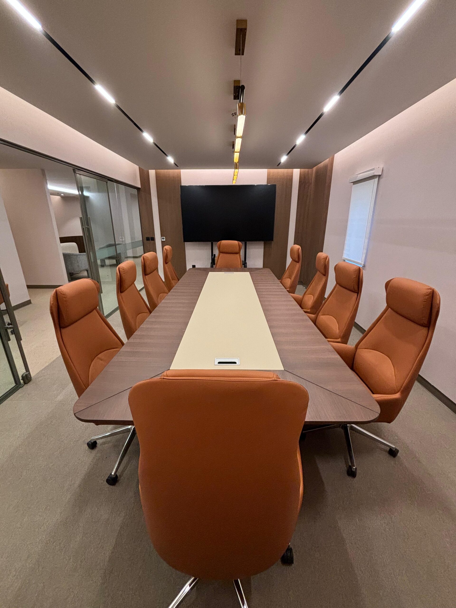 طاولات الاجتماعات